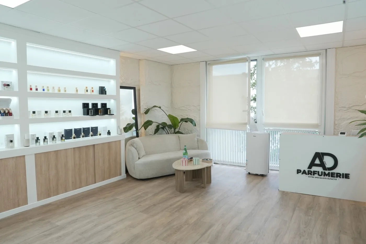 Interno della boutique AD-Parfumerie — Pontoise